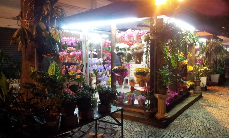 Casa de vendas na Rua das Flores - Tijuca (Foto: Rafael Junqueira/ Mundo Pauta)