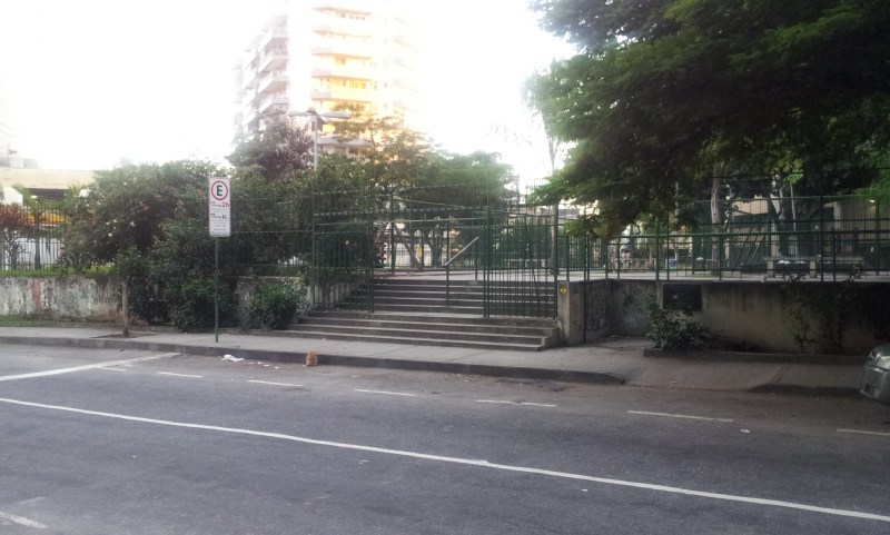 Entrada da Praça La Saigne - Tijuca (Foto: Rafael Junqueira / Mundo Pauta)