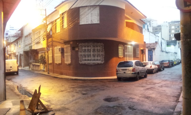 Bifurcação entre a Travessa Inácio Bittencourt e Frei Rogério (Foto: Rafael Junqueira / Mundo Pauta)