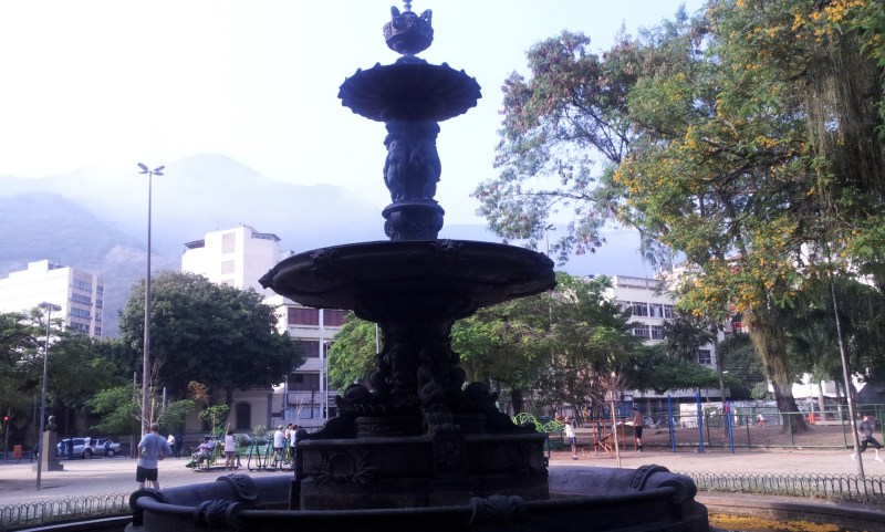 Chafariz da praça - O ponto central (Foto: Rafael Junqueira / Mundo Pauta)